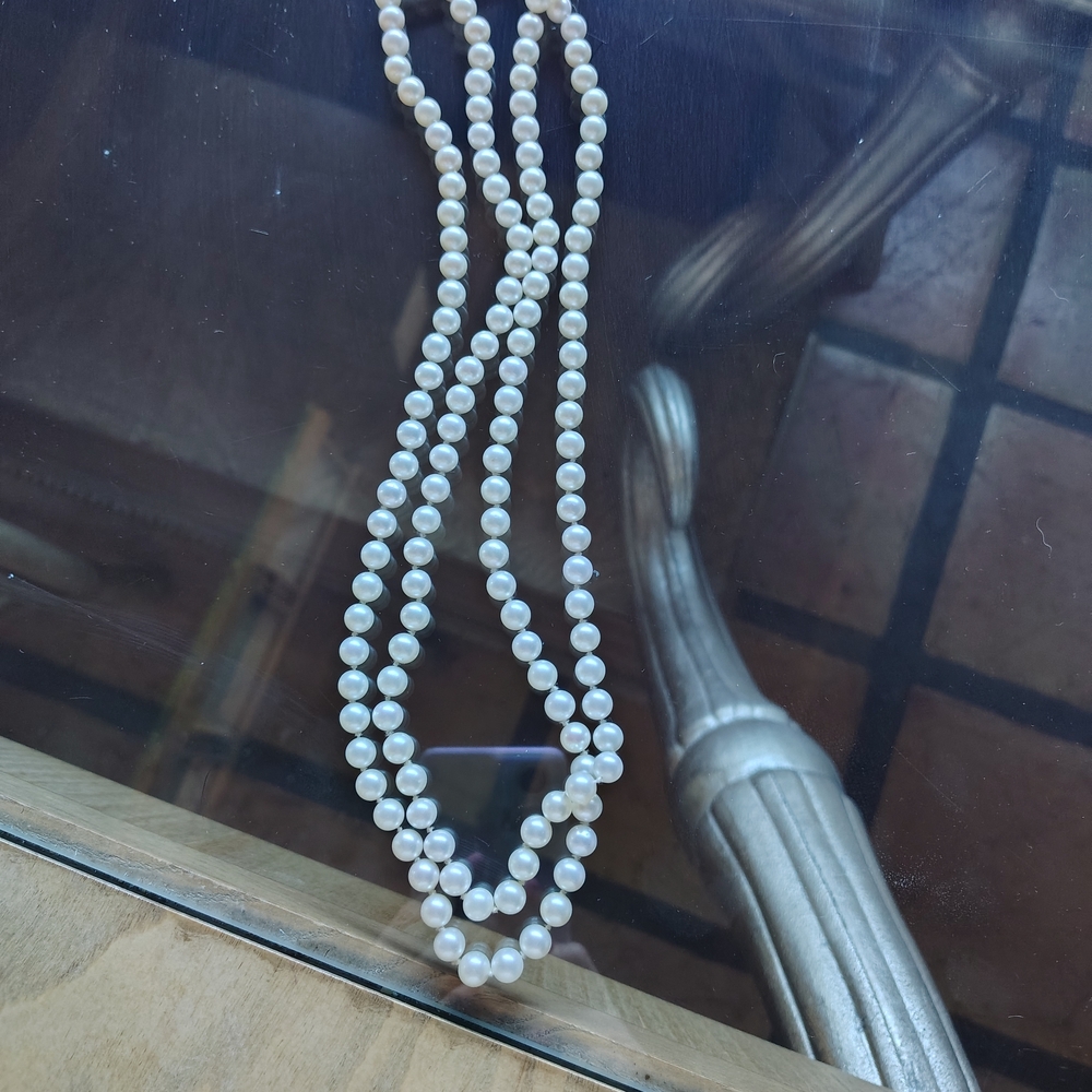 Elegant Pearl Necklace